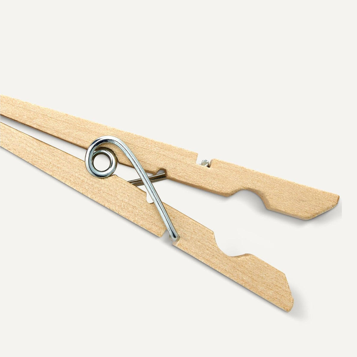 Amazon Basics Birch Wood Clothespins with Strong Spring-Loaded Grip, Holds up to 3 lbs, Pack of 100