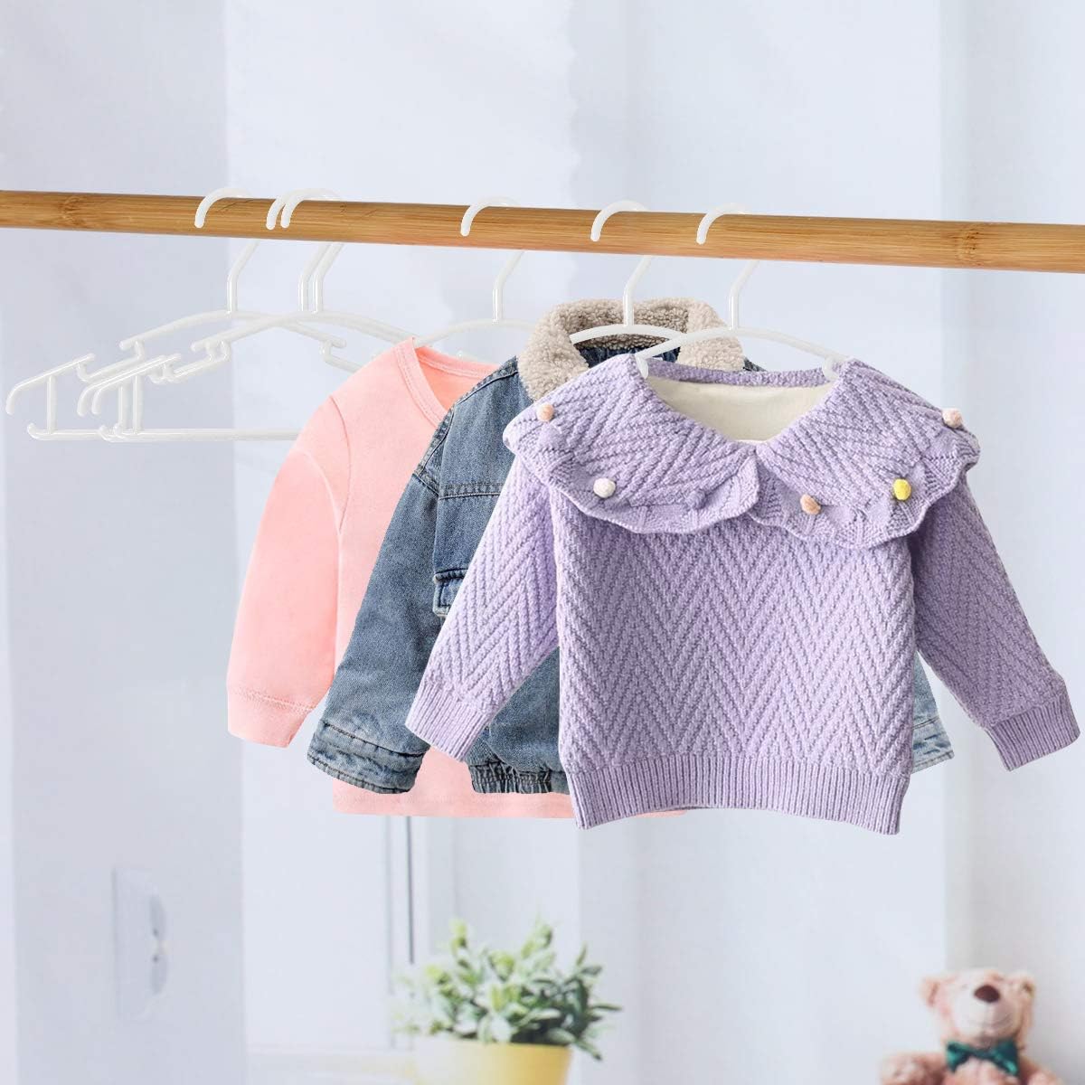 GoodtoU Baby Hangers 100Pack Kids Plastic Baby Clothes Hangers for Closet Small Children Infant Toddler Child, White